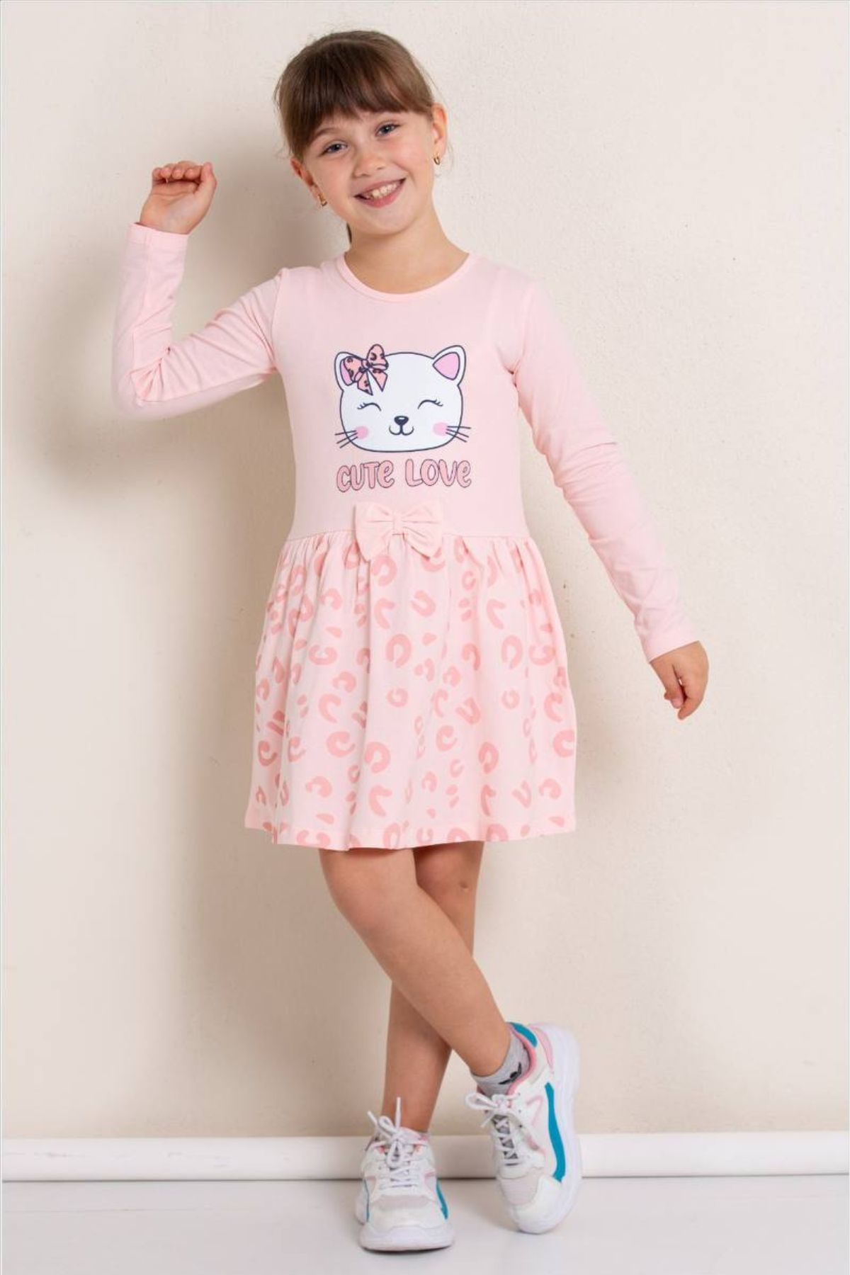 Детска рокля с дълъг ръкав, светло розов цвят