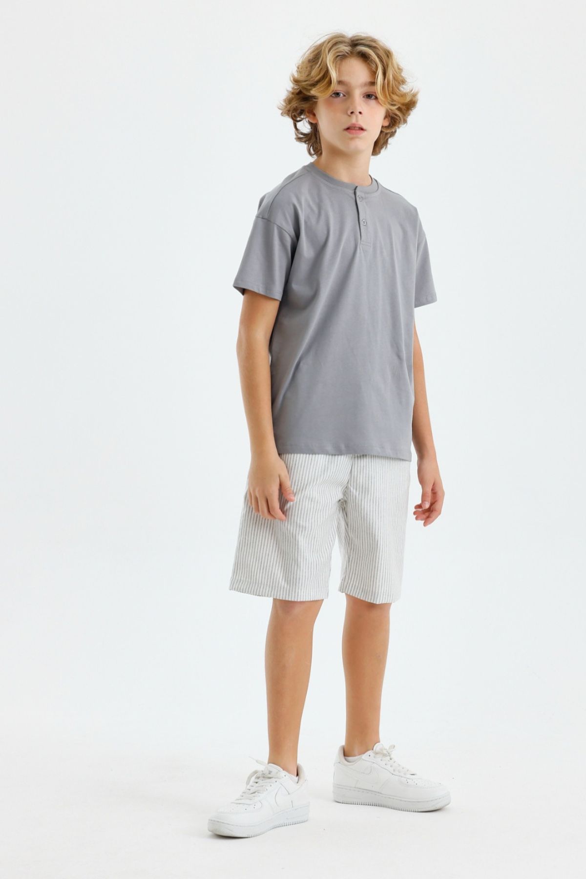 Детска тениска за момче, сив цвят