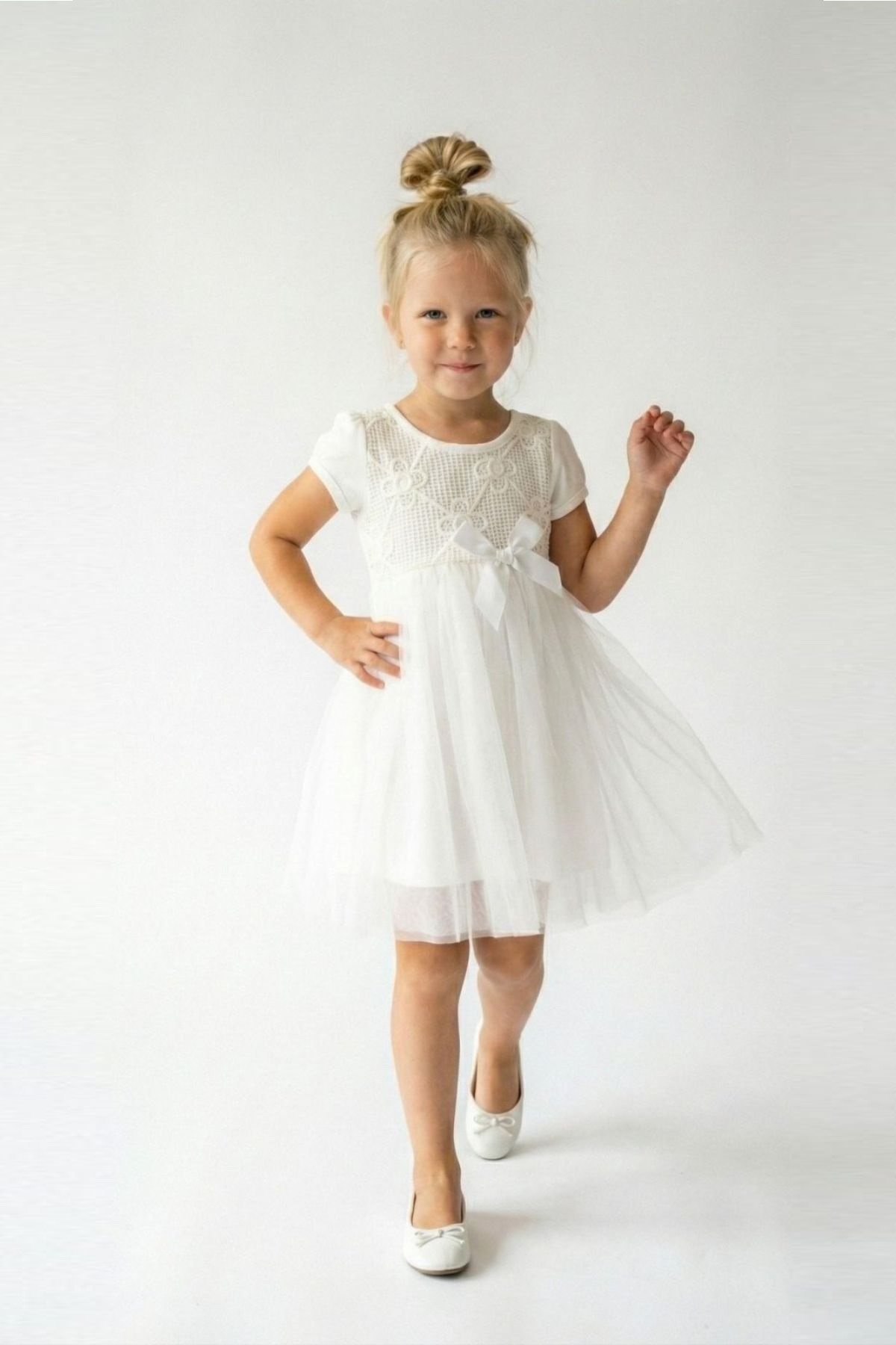 Детска рокля с къс ръкав, цвят екрю 