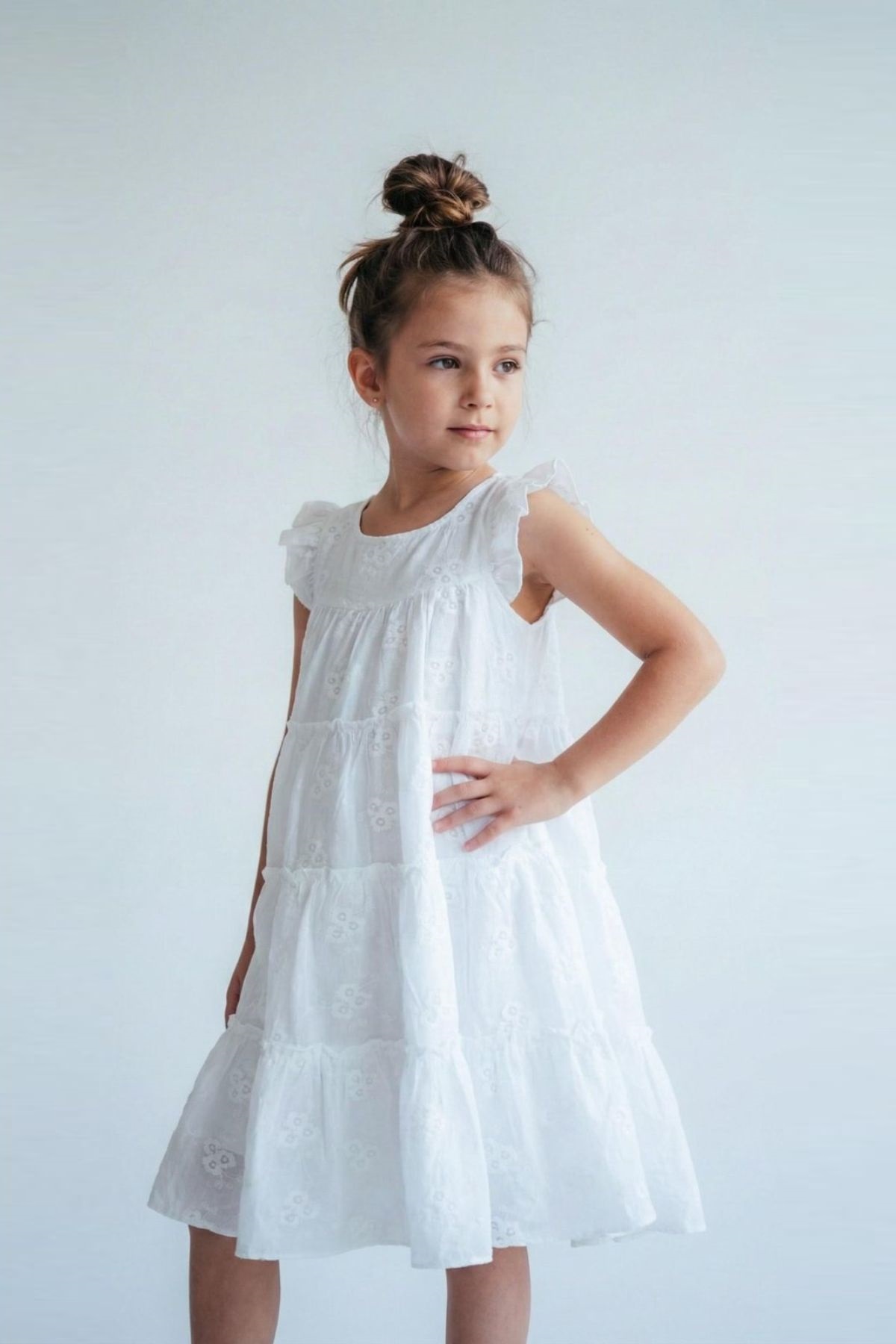 Детска рокля с къс ръкав, бял цвят