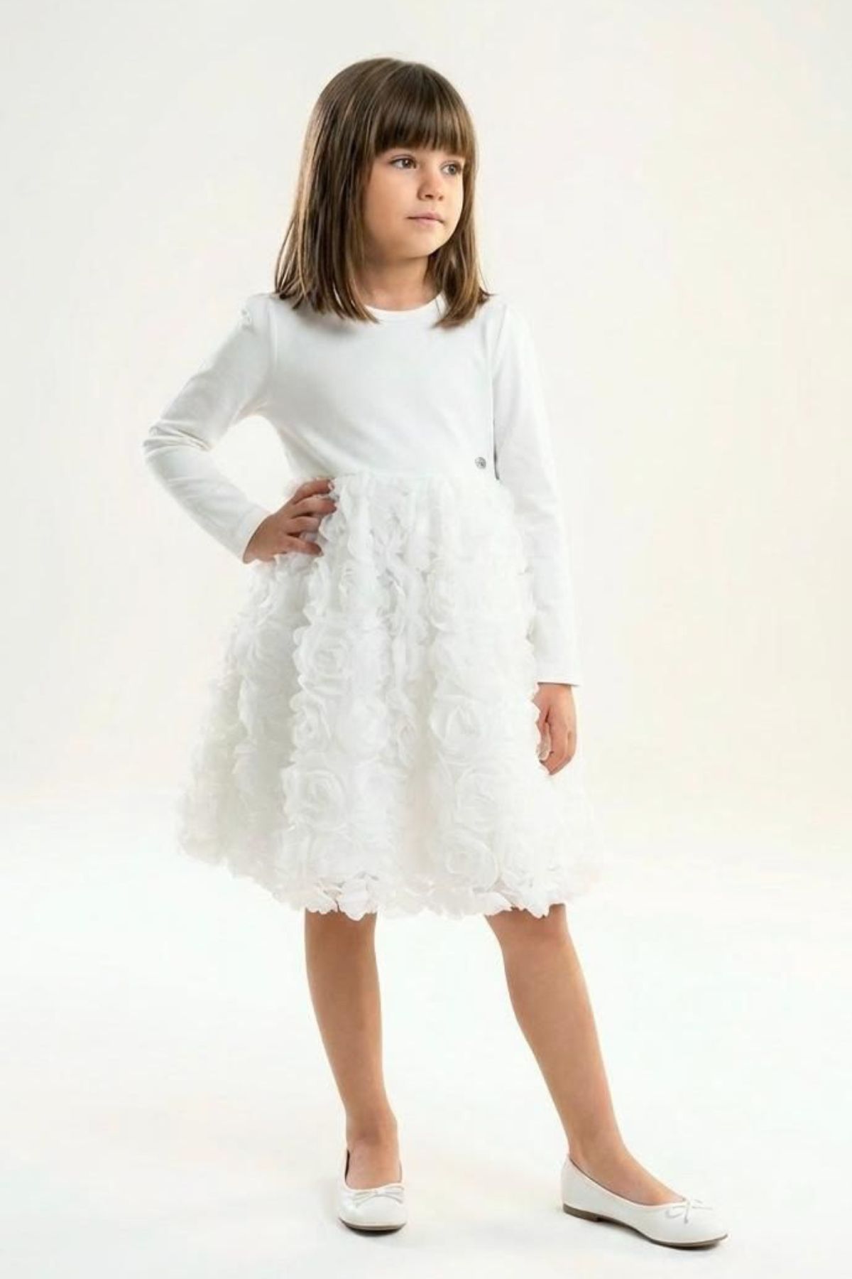 Детска рокля с дълъг ръкав, бял цвят
