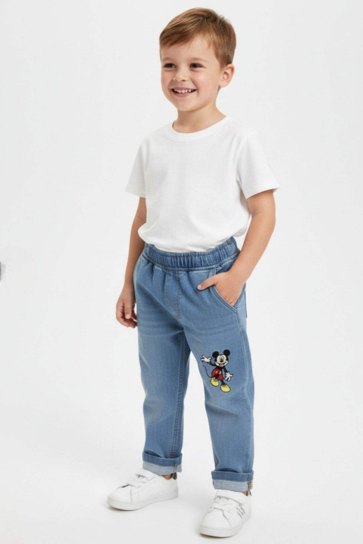 Детски дънки за момче с анимационен герой