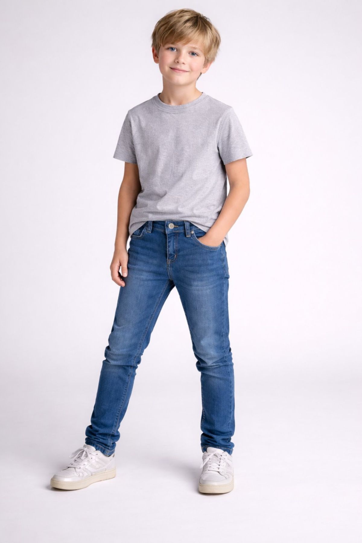 Детски дънки за момче, тъмно син цвят