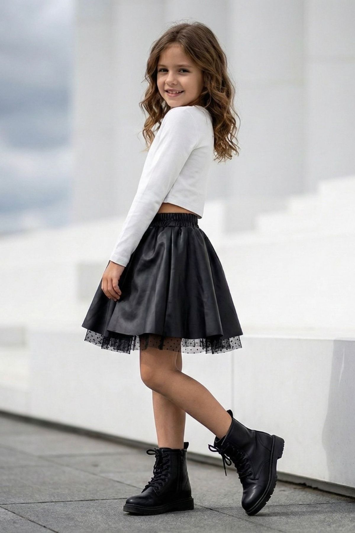 Детска кожена пола, черен цвят