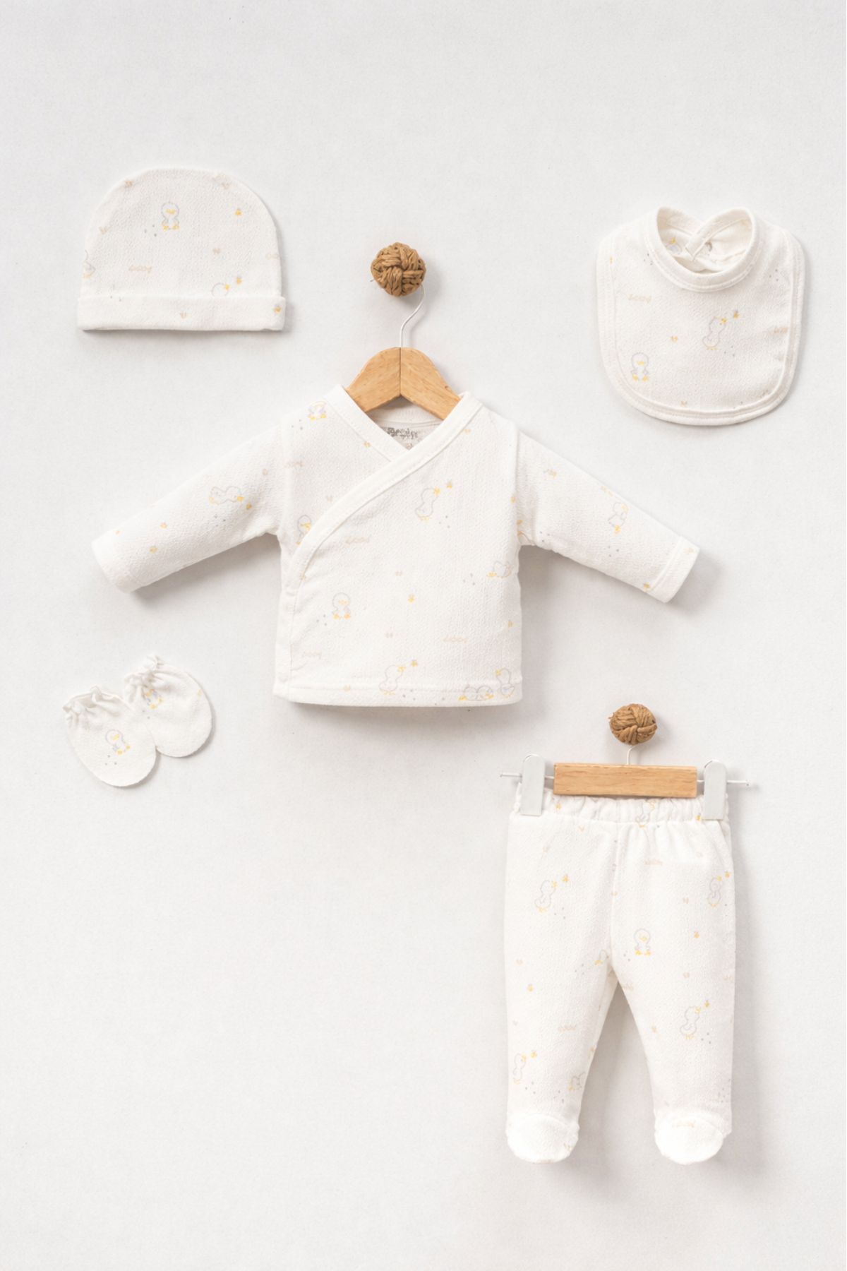 Бебешки комплект за изписване 5 части, цвят екрю 