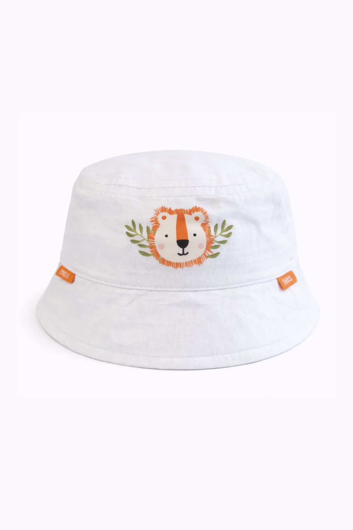 Детска шапка за момче, бял цвят