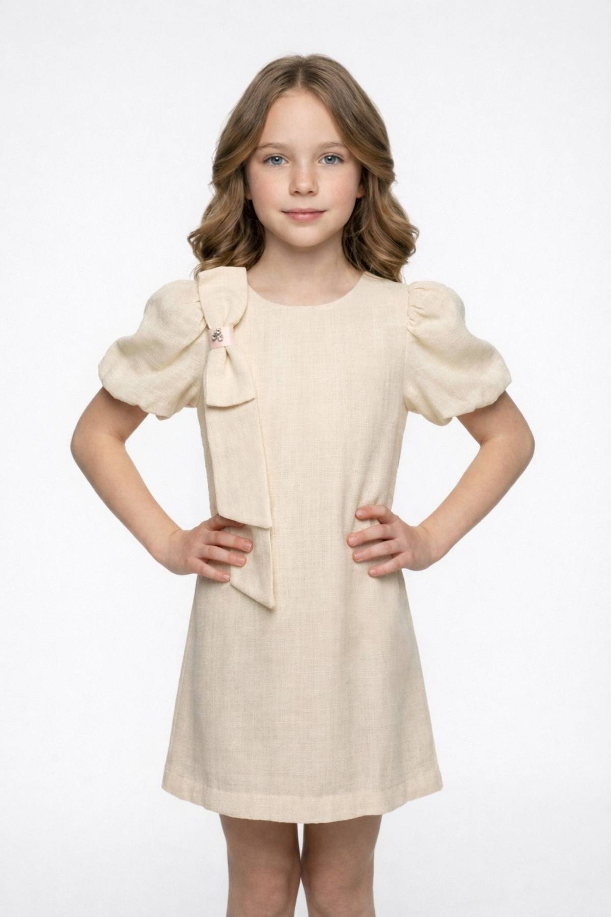Детска рокля с къс ръкав, бежов цвят