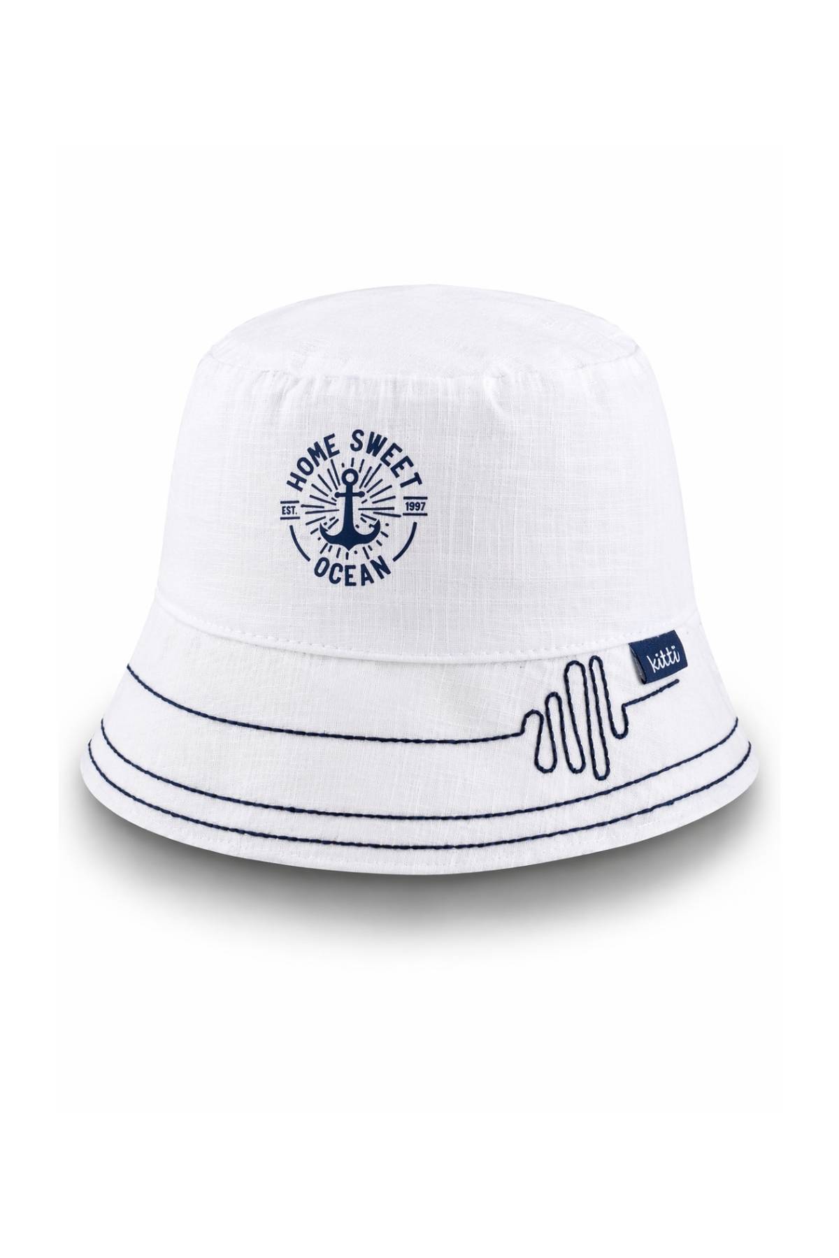 Детска шапка за момче, бял цвят