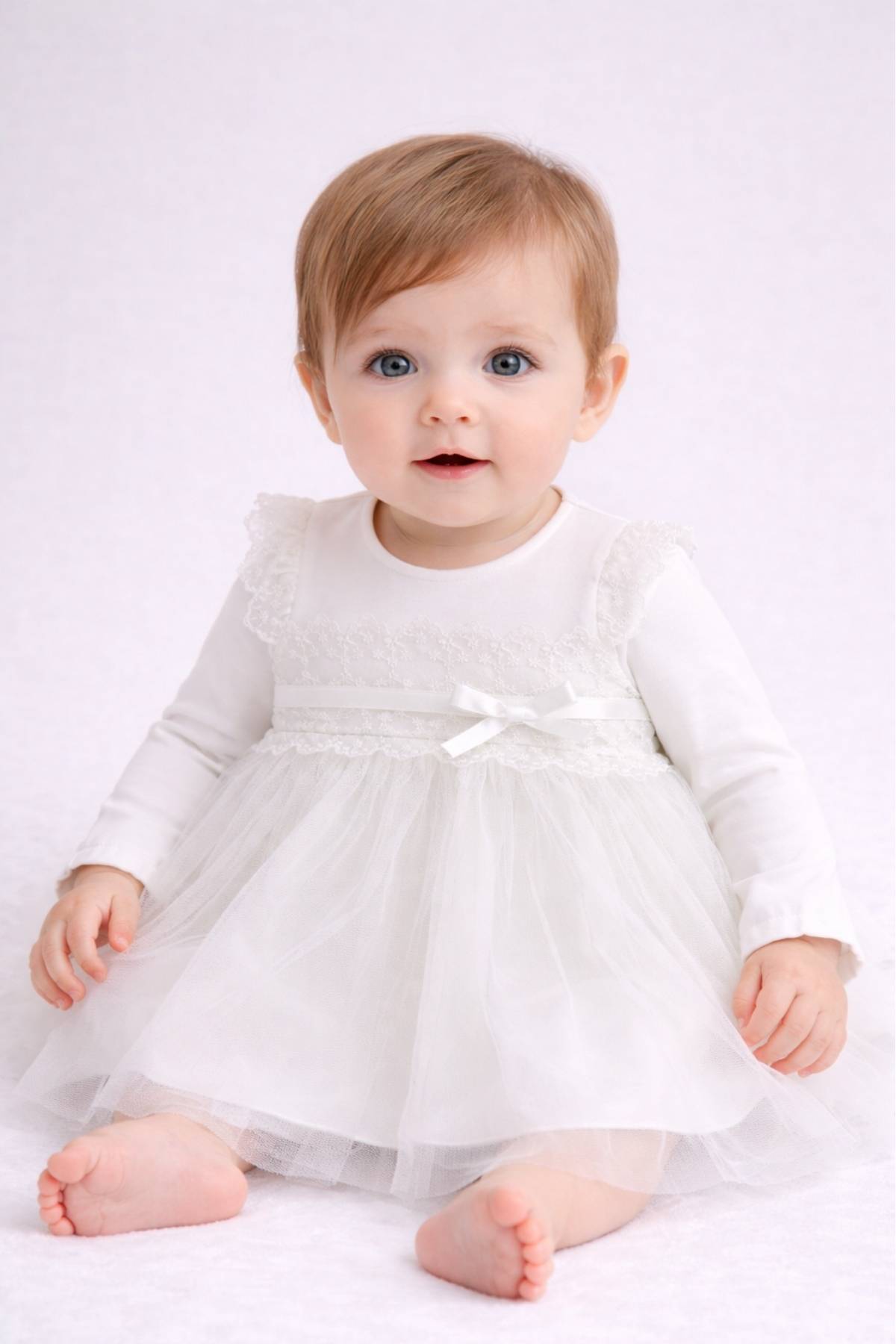 Бебешка рокля с дълъг ръкав, бял цвят