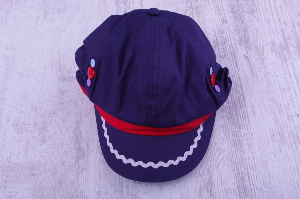 Шапка с козирка