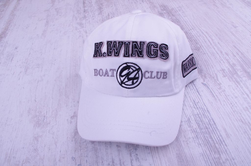 Шапка с козирка