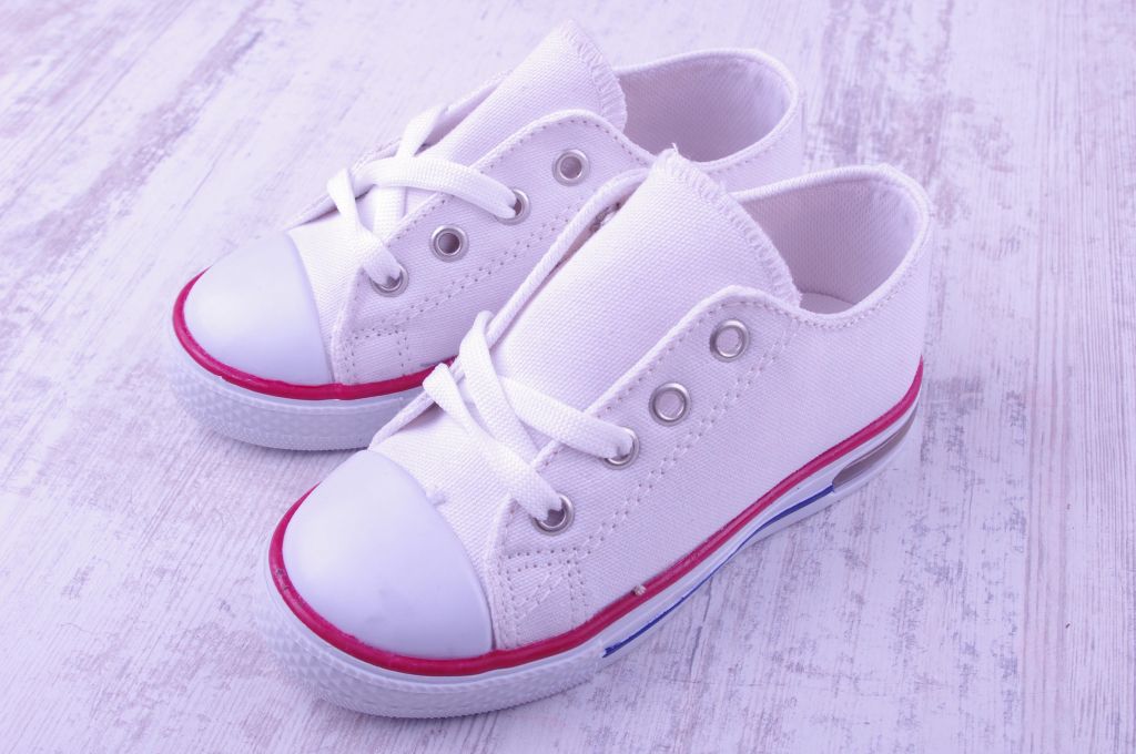 Светещи кецове