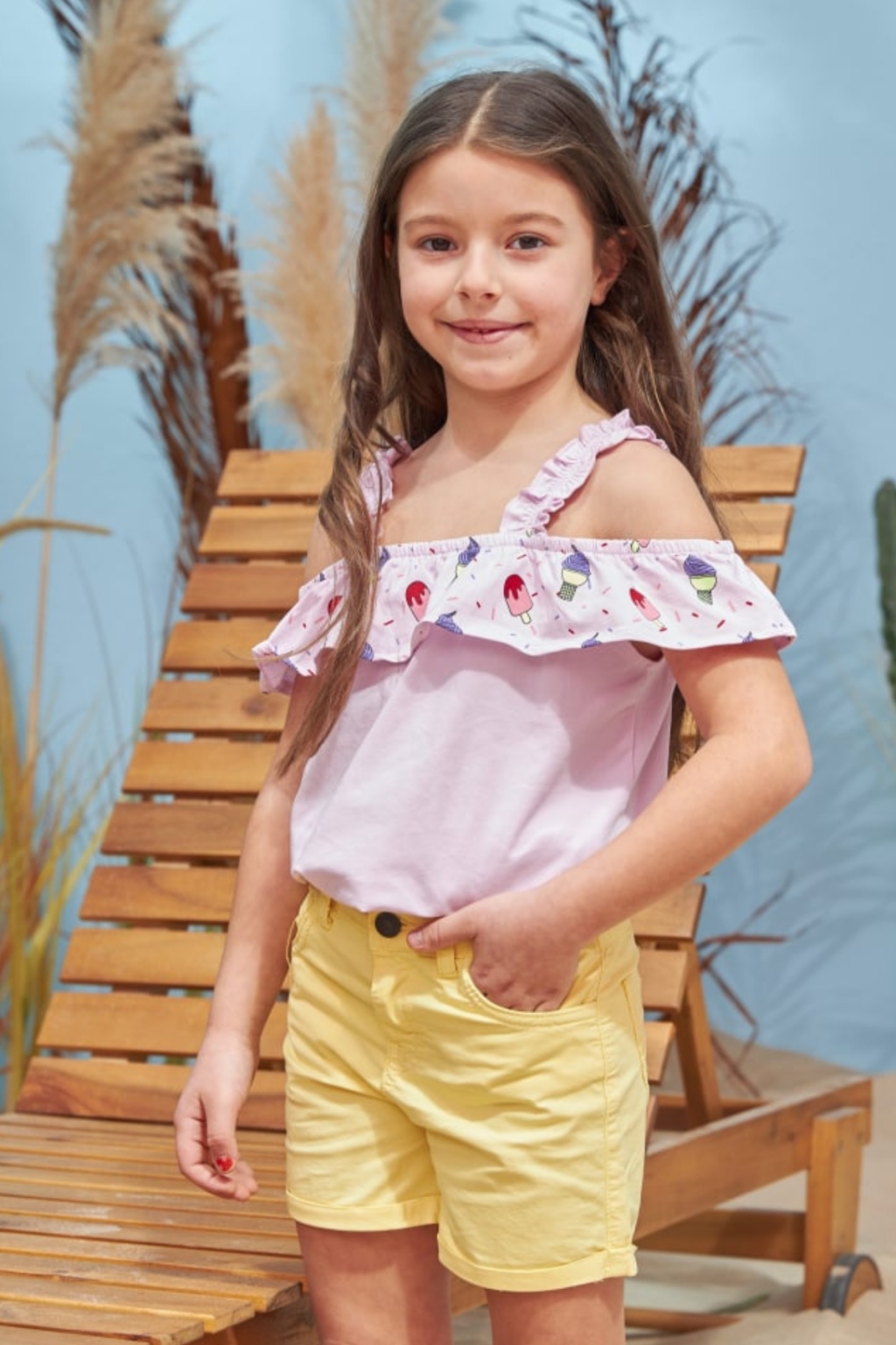 Потник момиче със сладоледи