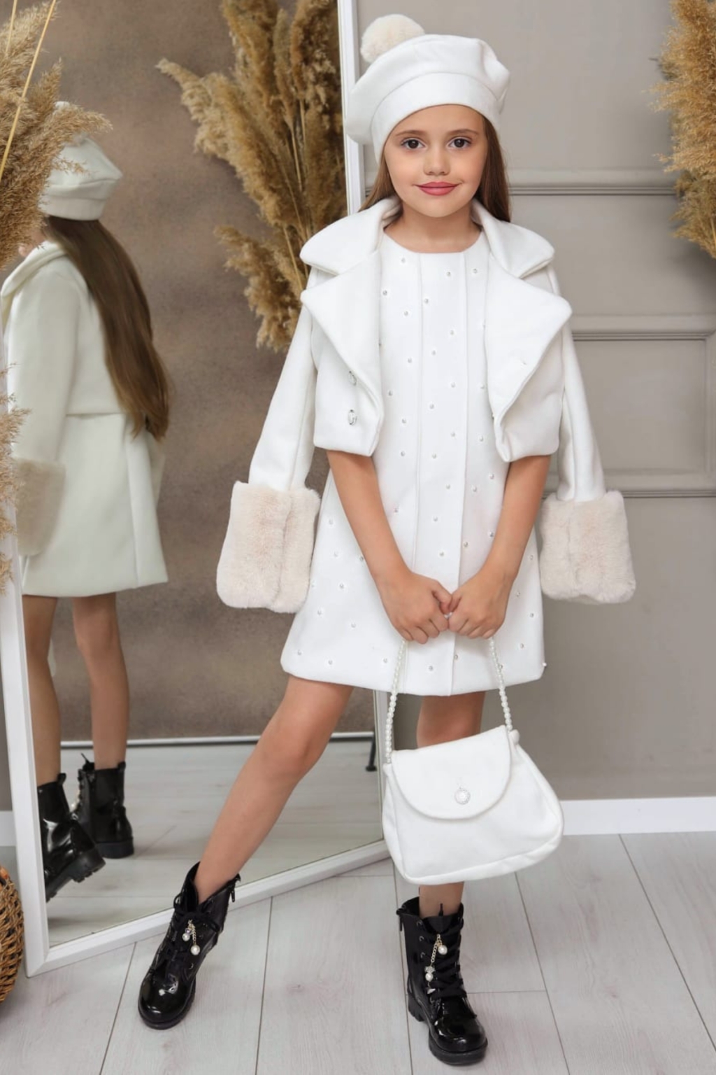 Рокля с палто, чанта и барета