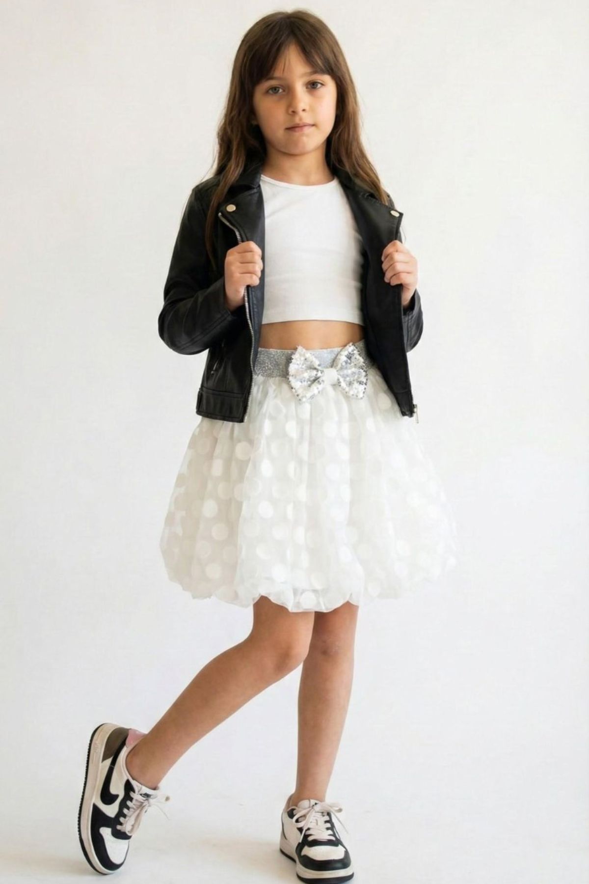 Детска пола, бял цвят 