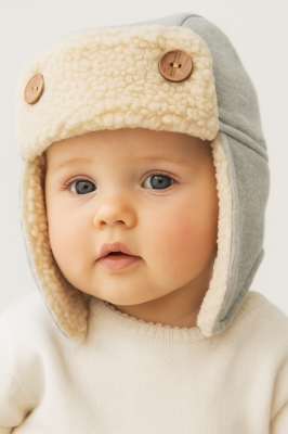 Бебешка шапка с каракул, сив цвят 6/9м