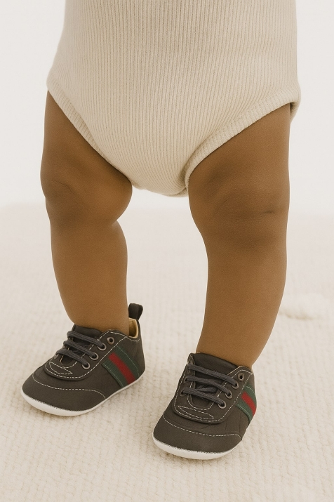 Бебешки декоративни обувки за момче, кафяв цвят