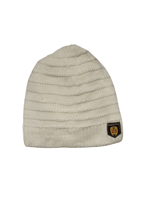 Детска шапка за момче в бял цвят