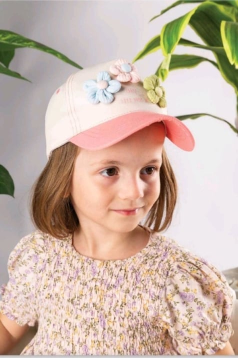 Детска шапка за момиче, бежов цвят 