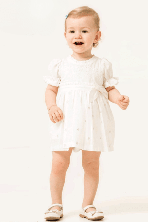 Детска рокля с къс ръкав и гащички, бял цвят