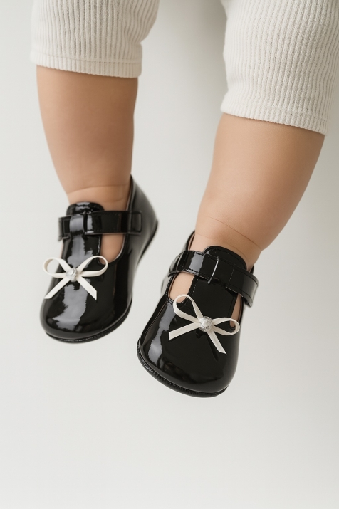 Бебешки декоративни обувки за момиче, черен цвят