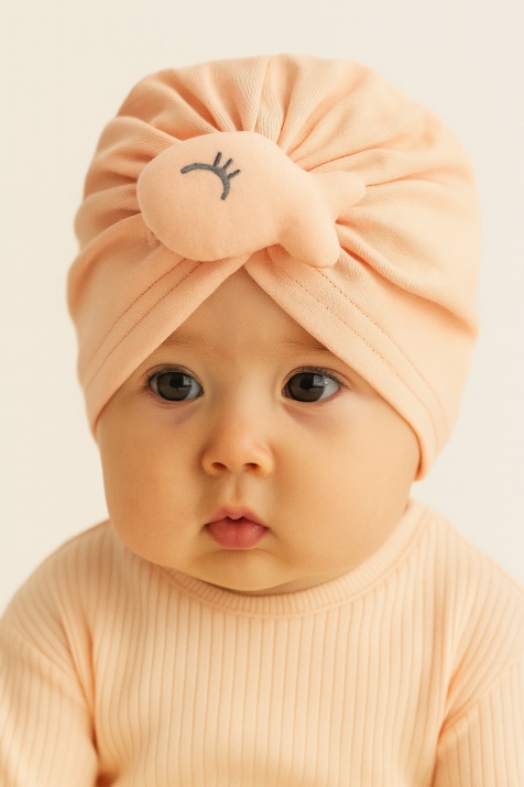 Бебешка шапка момиче с рибка, розов цвят