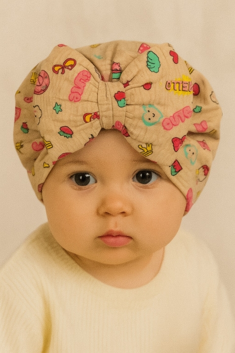 Бебешка шапка момиче, бежов цвят