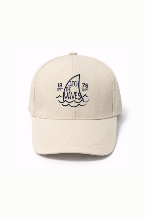 Детска шапка за момче, светло бежов цвят