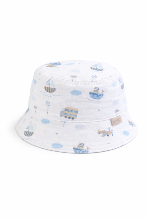 Детска шапка за момче, бял цвят