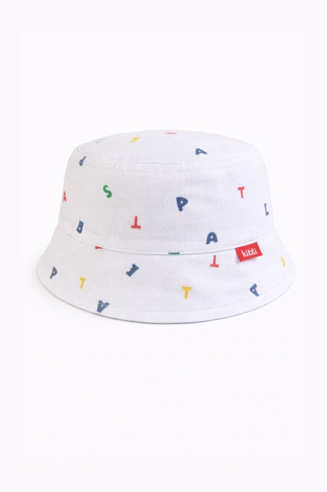 Бебешка шапка за момче, бял цвят