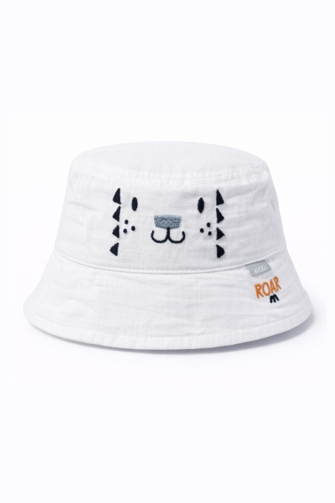 Детска шапка за момче, бял цвят 