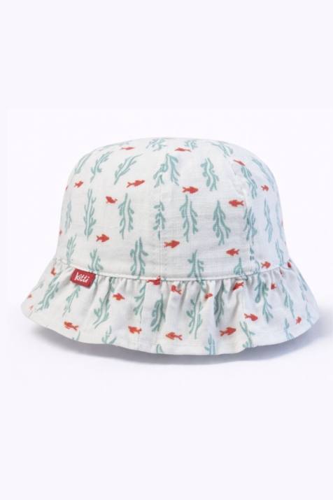 Детска шапка за момиче, бял цвят