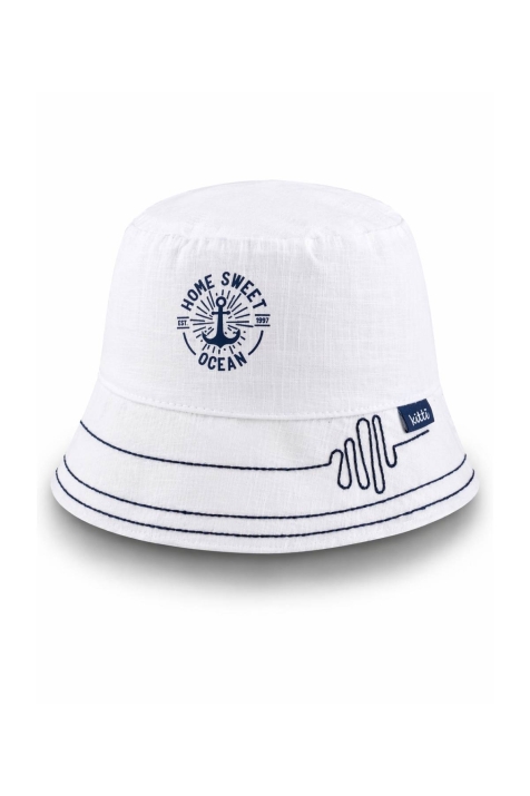 Детска шапка за момче, бял цвят