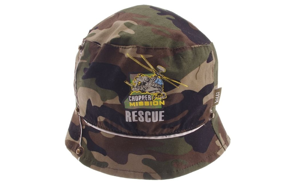 Детска шапка за момче ,зелен  цвят