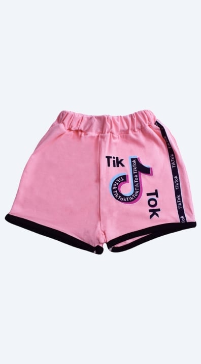 Къси панталонки момиче - Tik-Tok Likee
