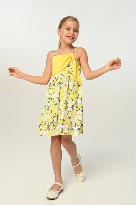 Детска рокля жълт цвят.