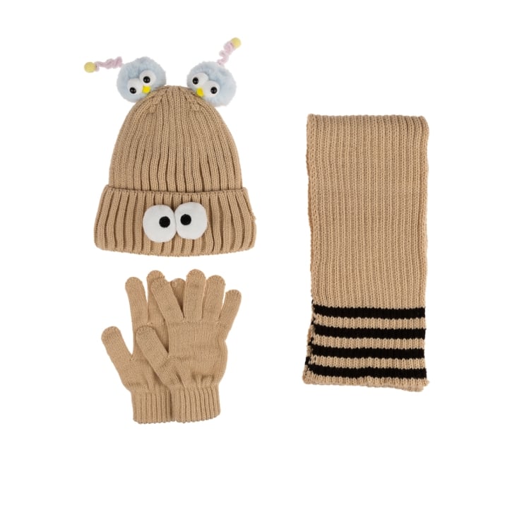 Детски комплект шапка, шал и ръкавици ,в бежов цвят