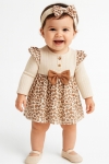 Бебешка рокля дълъг ръкав с лента, бежов цвят